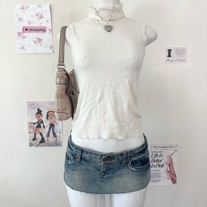 Y2K White Sleeveless Turtleneck Twik Knit — Coquette / Vintage
